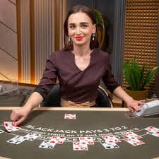 Aplikasi mobile sahara88 menampilkan pasar Liga 1 dan live-dealer tables di layar utama
